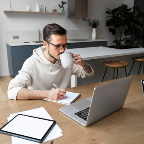 ¿Por Qué Trabajar en el Extranjero? Beneficios, Calidad de Vida y Oportunidades Únicas