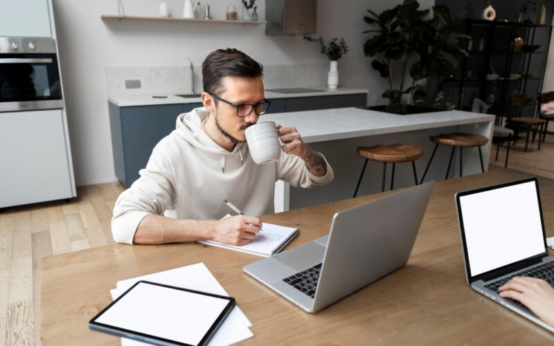 ¿Por Qué Trabajar en el Extranjero? Beneficios, Calidad de Vida y Oportunidades Únicas