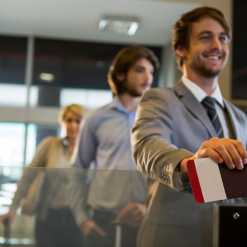 Trabajo en el Extranjero 2025: Guía Completa para Migración Laboral