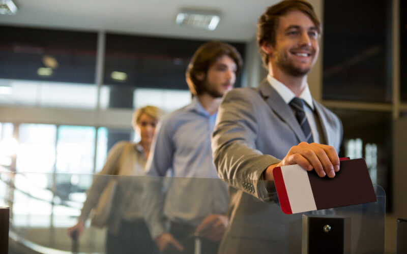 Trabajo en el Extranjero 2025: Guía Completa para Migración Laboral