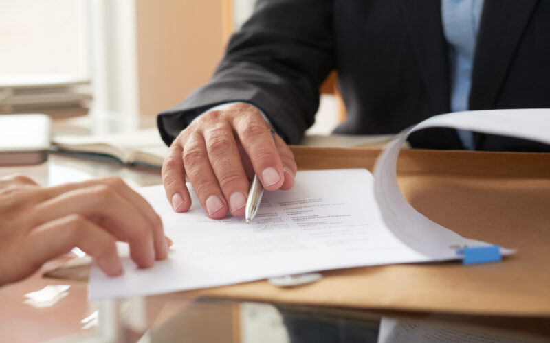 Documentación Legal en Inmigración: Guía Completa