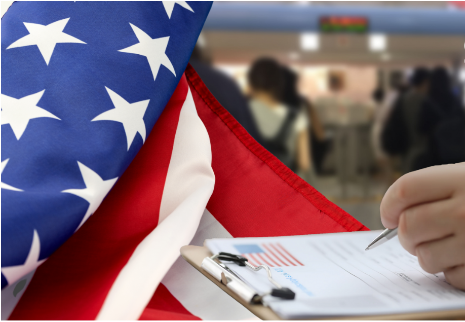 Trámites Legales y Documentación para Migrantes Latinoamericanos en 2025